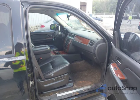 2008 Chevrolet Tahoe Ltz z USA, uszkodzony, nr VIN 1GNFK13028J184036